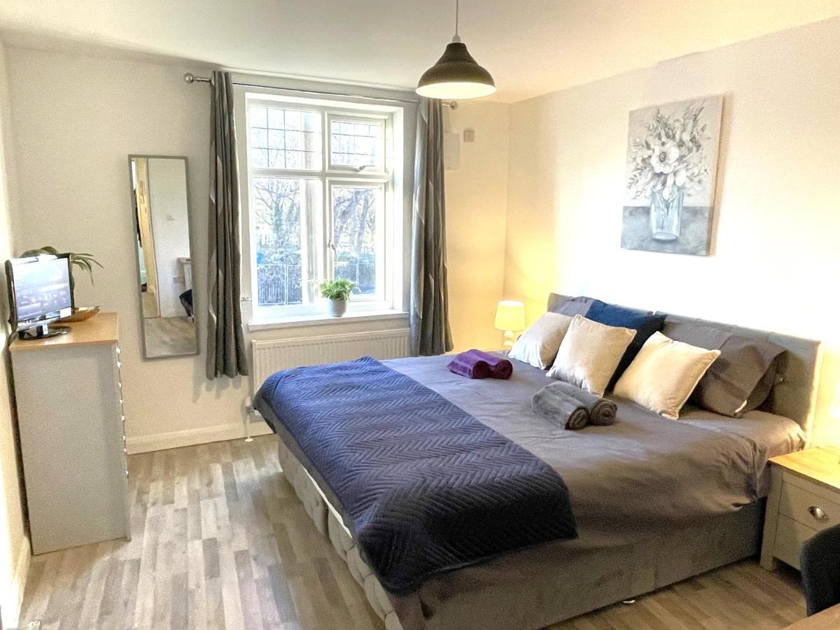 Supreme - 1 Bedroom Apart Sleeps 4 Short/Long Stay Gillingham  Exterior photo